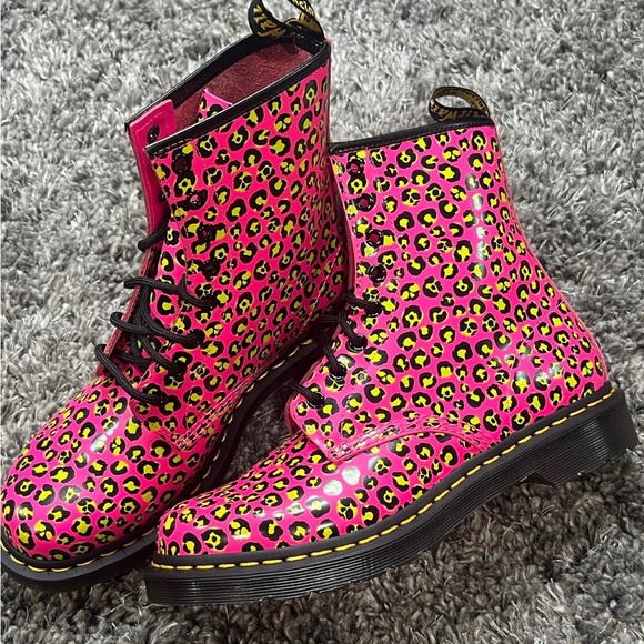 Dr. Martens 1460 Loud Leopard Smooth Pink 27652682 Women's 10 - Picture 1 of 8